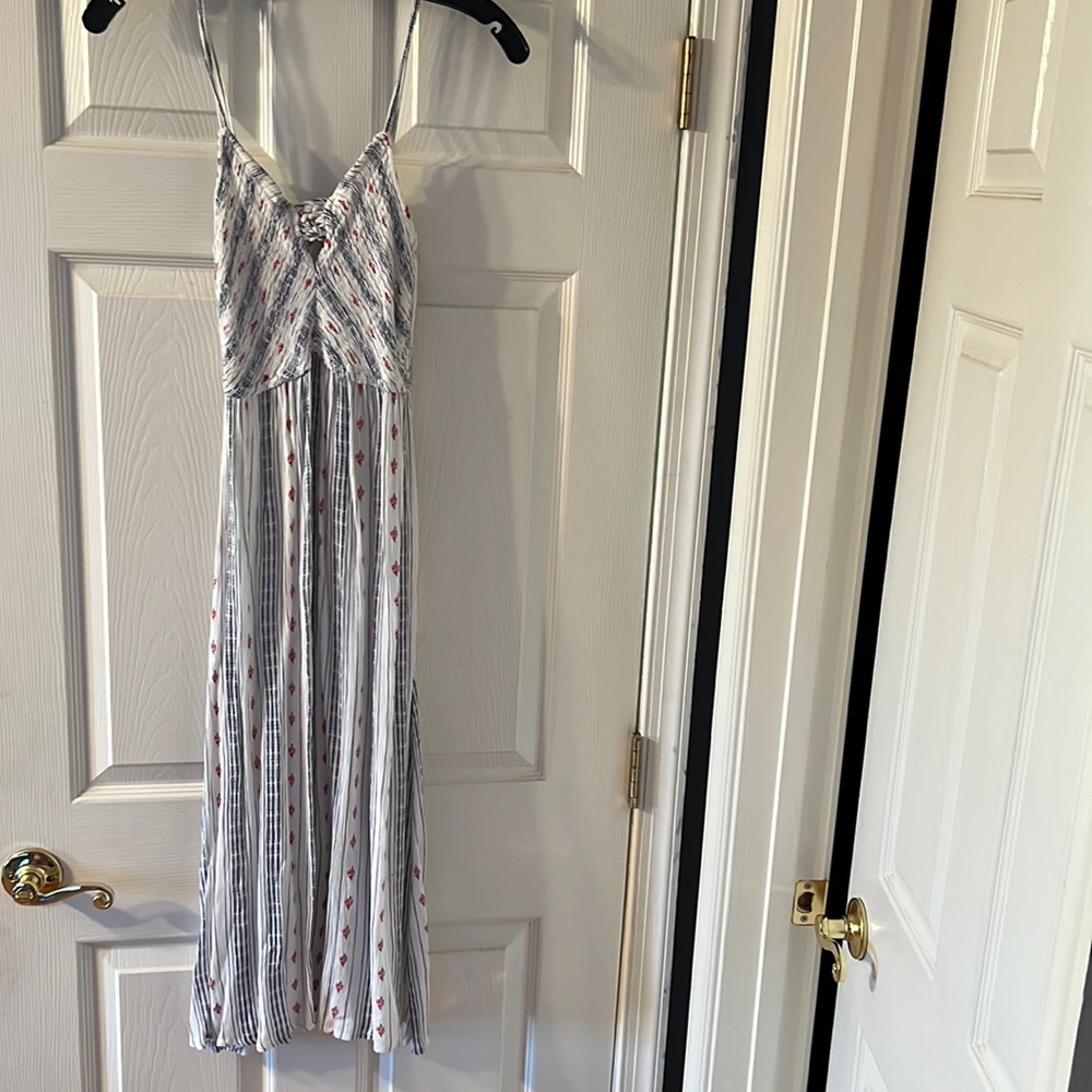 Fun, airy, floral dress! Size XS!